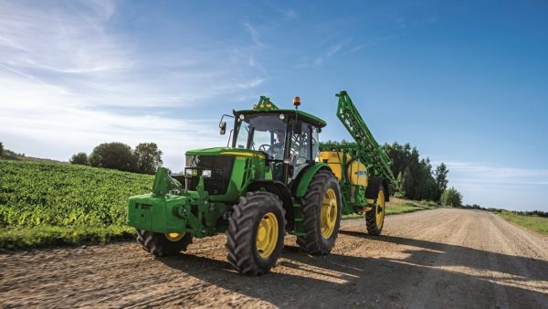 Фото Трактор John Deere 6135B