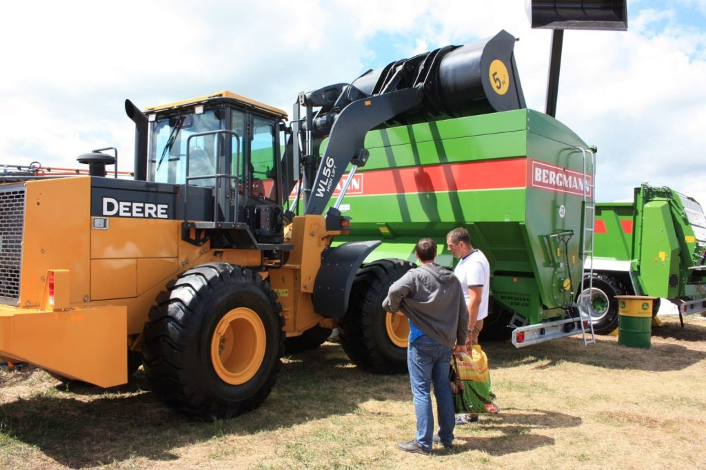 Демонстрация сельскохозяйственной техники John Deere и Bergmann на липецком Дне поля