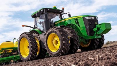 Фото Трактор John Deere 8320RT