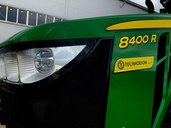 Мы поставили в Россию первый трактор John Deere 8400R!