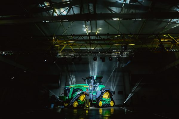 Презентация нового трактора John Deere