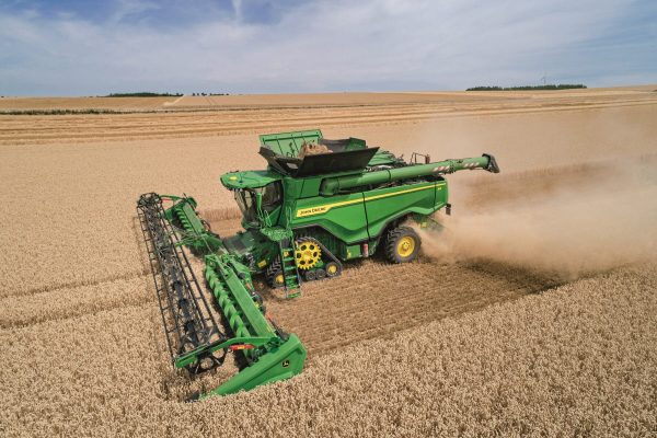 John Deere представила новые высокопроизводительные комбайны X-серии