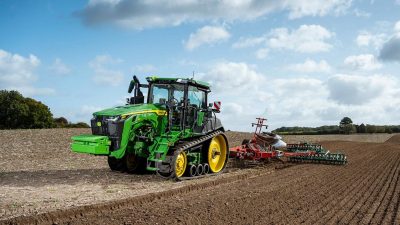 Фото Трактор John Deere 8RT 410