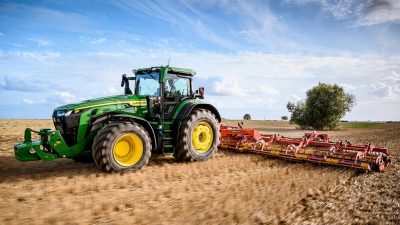 Фото Трактор John Deere 8R 410