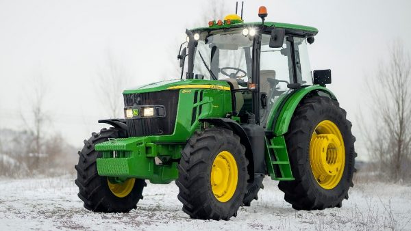 Фото Трактор John Deere 6140B