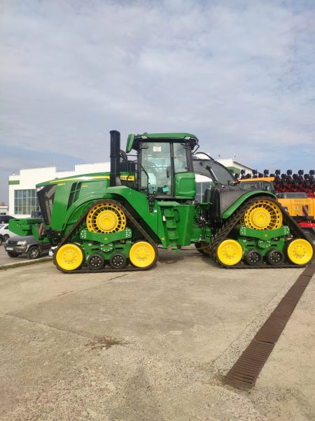 Новинка 2021 года — трактор John Deere 9RX 640 — прибыла в Россию!