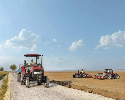 Фото Трактор CASEIH — Farmall 110 JX