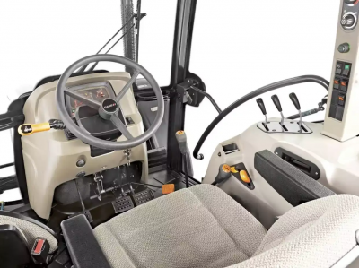 Фото Трактор CASEIH — Farmall 110 JX