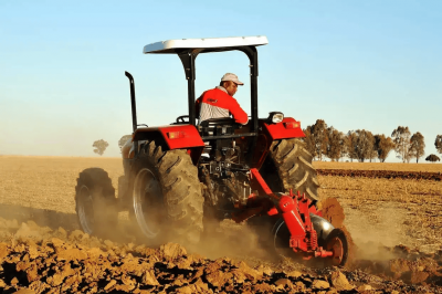 Фото Трактор CASEIH — JXT