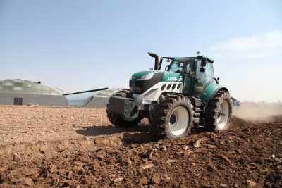 Фото Трактор LOVOL — P7240