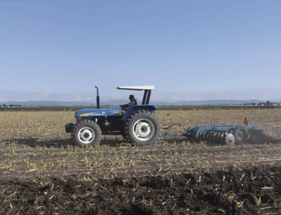 Фото Трактор NEW HOLLAND — 7610S